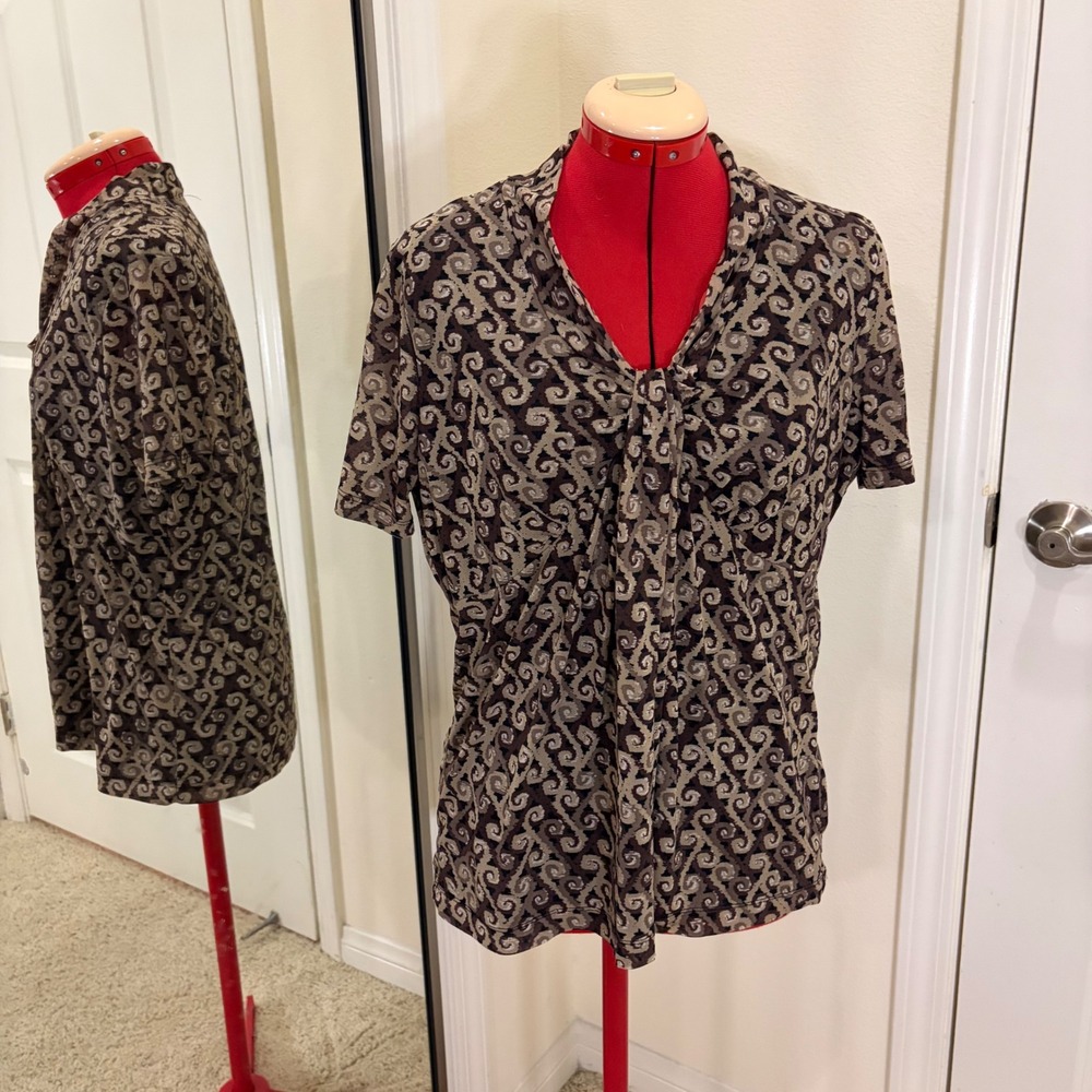 Dana Buchman Brown V-Neck Short Sleeve Blouse Top Womens Medium